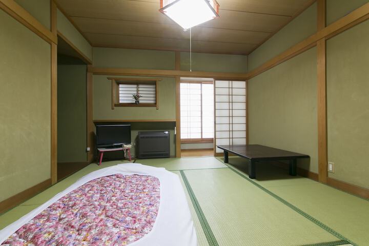 Room 7 of 42