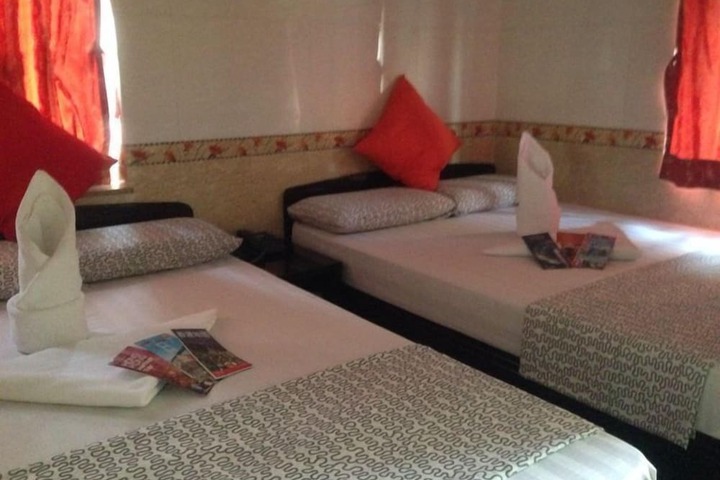 Room 5 of 33