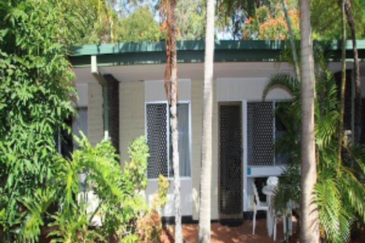 Hotel Exterior 296 of 336