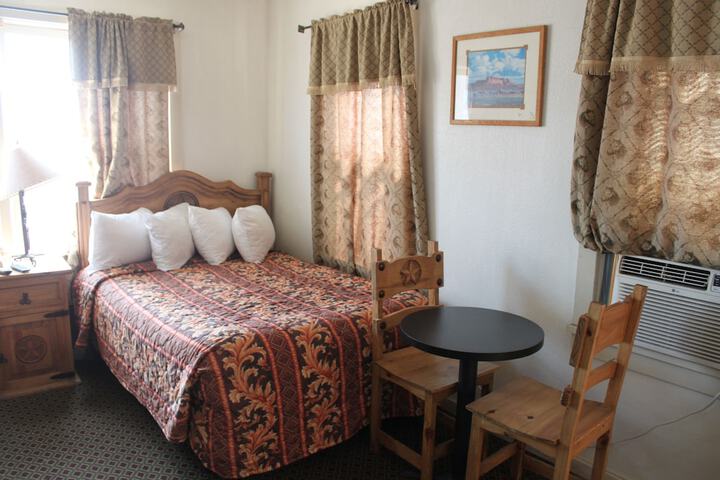 Room 5 of 10
