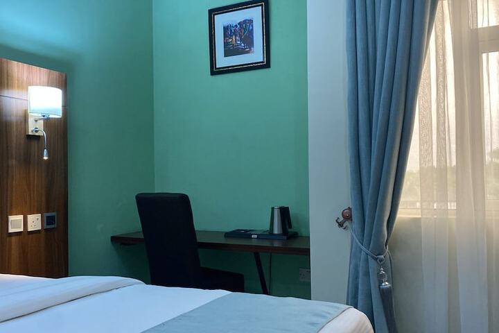 Room 3 of 23
