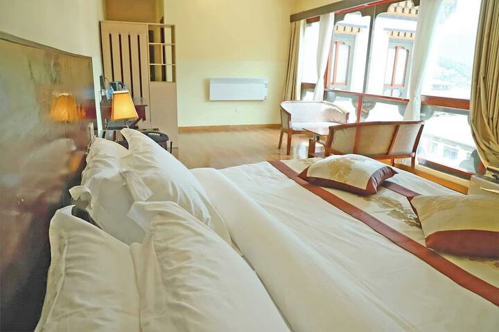 Room 3 of 11