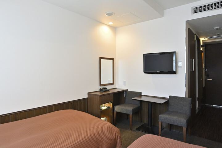 Room 11 of 49