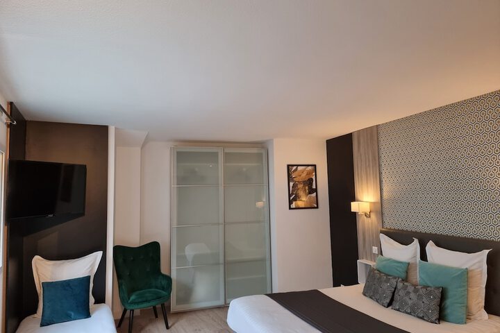 Room 18 of 39