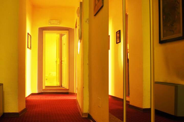 Ballroom/Hall 53 of 74