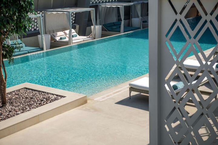 Pool 51 of 79