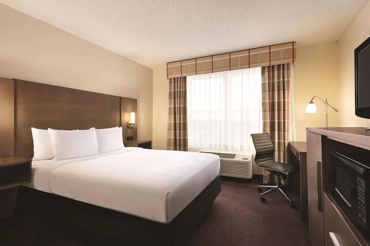 2 Queen Beds (14 of 15)