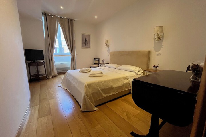 Room 4 of 39