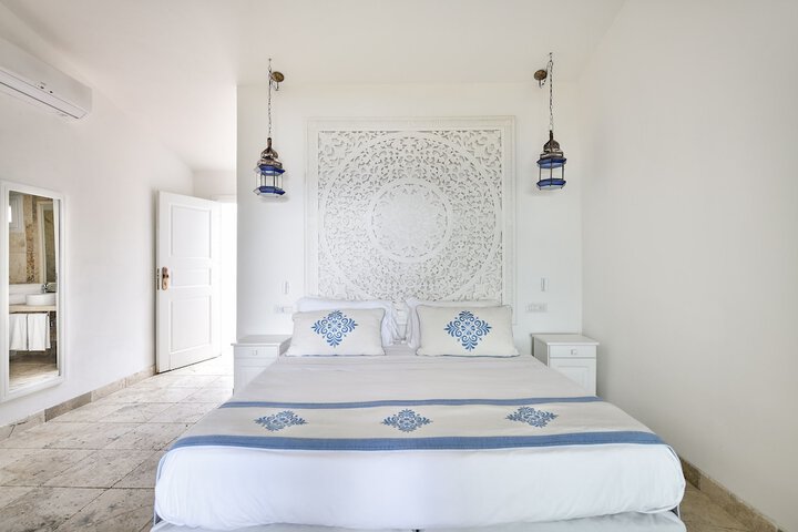 Room 10 of 51
