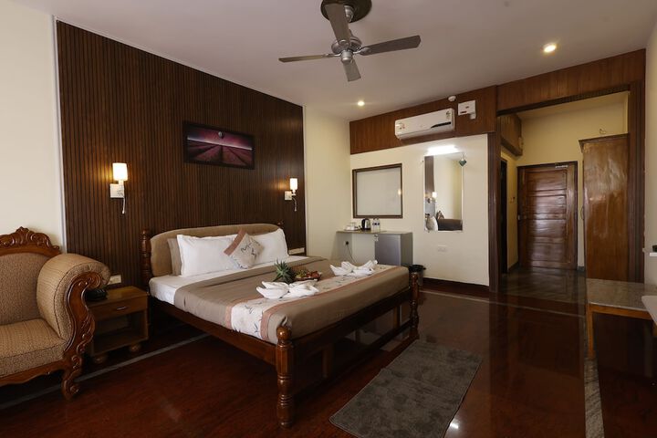 Room 47 of 100
