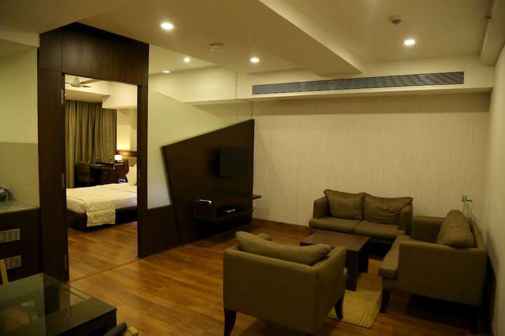 Room 17 of 39