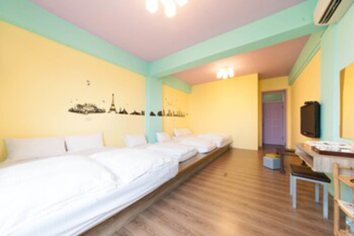 Room 13 of 31