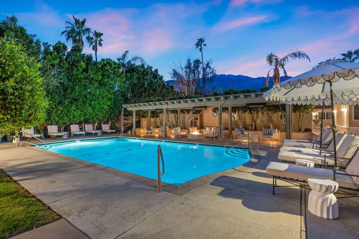 Pool 17 of 31