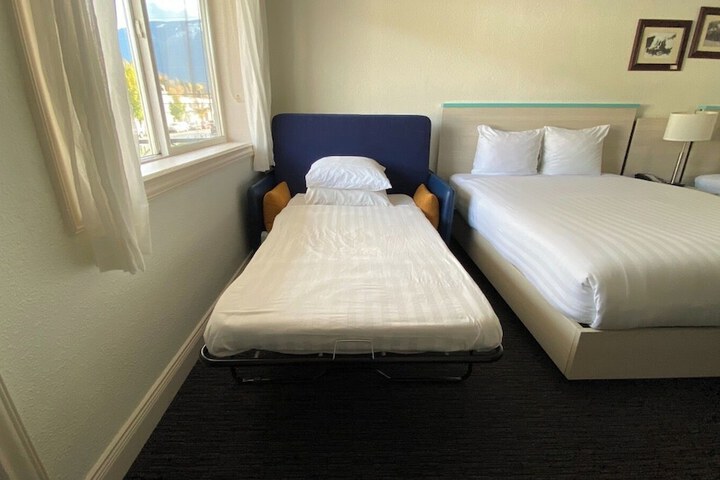 Room 33 of 67