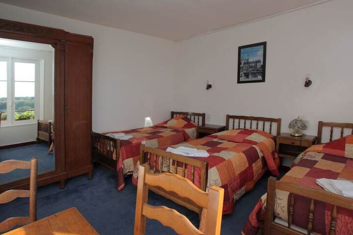 Room 3 of 19