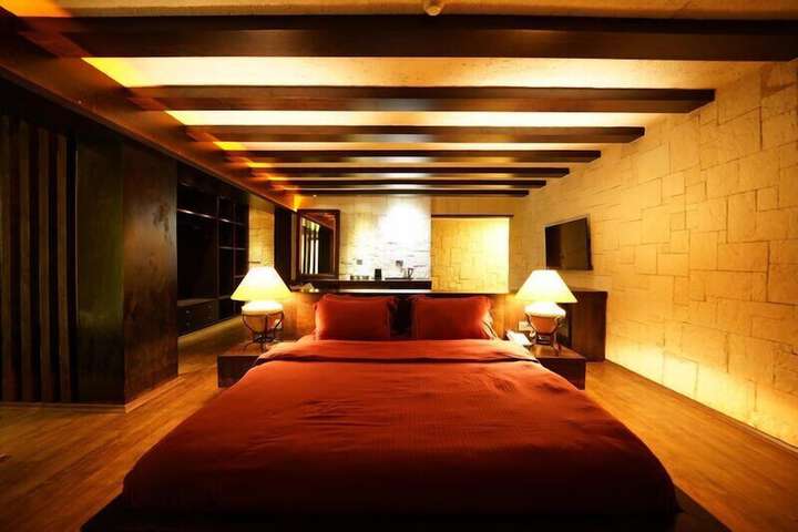Room 40 of 169