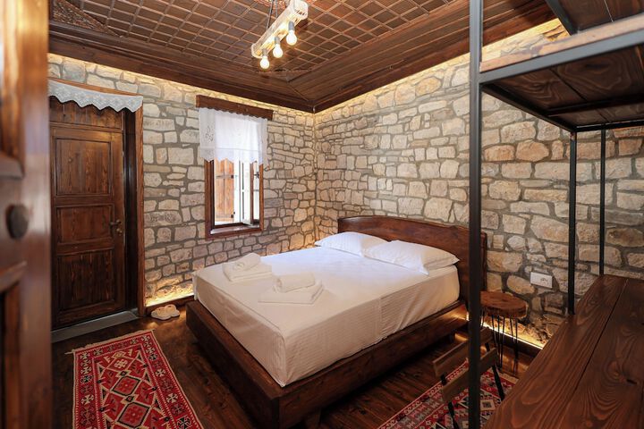 Room 16 of 43