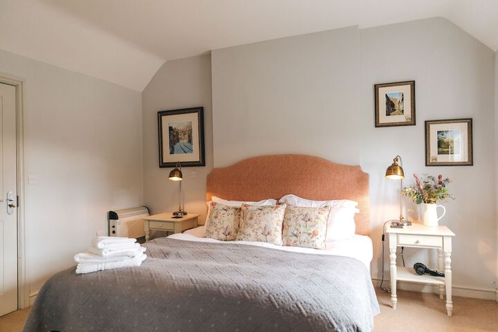 Room 3 of 27