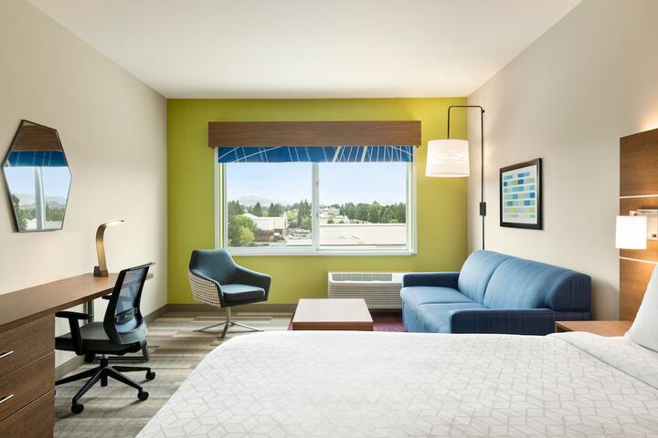 1 King Bed Suite (5 of 16)