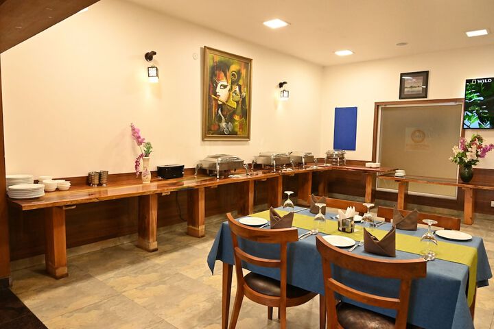 Dining 44 of 63