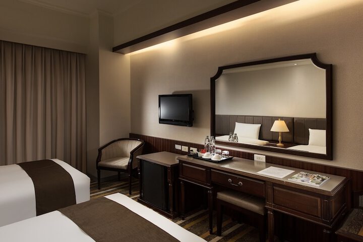Room 27 of 88
