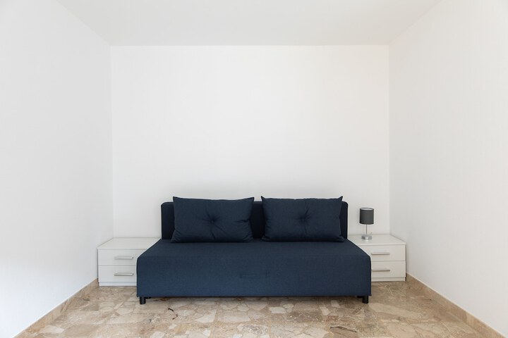 Room 25 of 47
