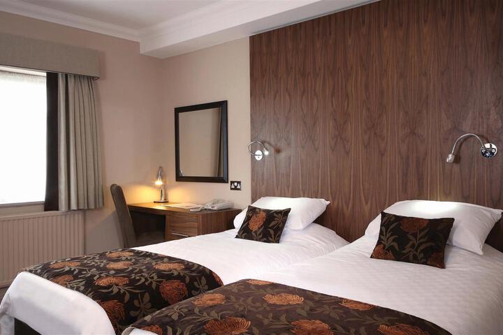Room 34 of 85