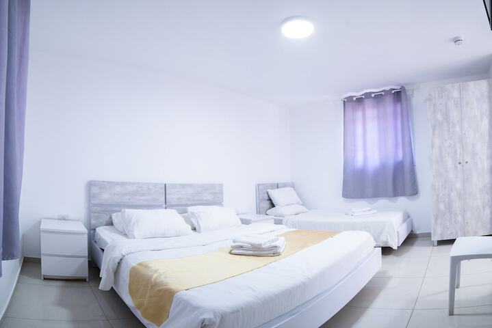 Room 17 of 31