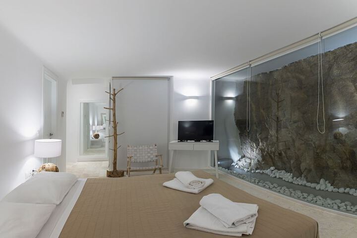 Room 5 of 34