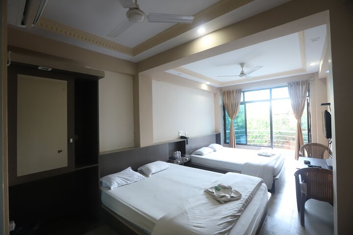 Room 9 of 20