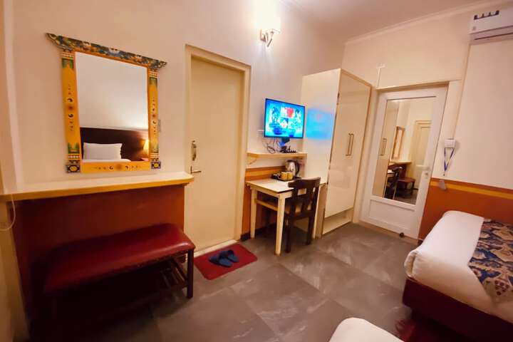 Room 134 of 214