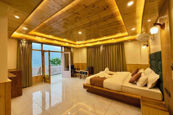 Room 2 of 39