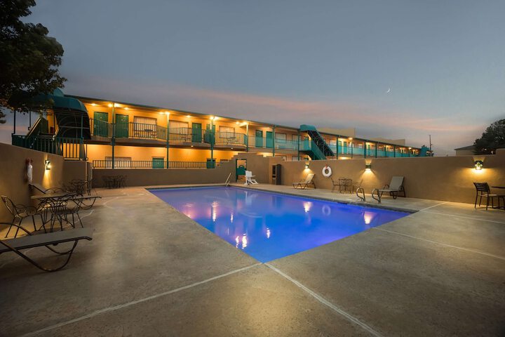 Hotel with Pool