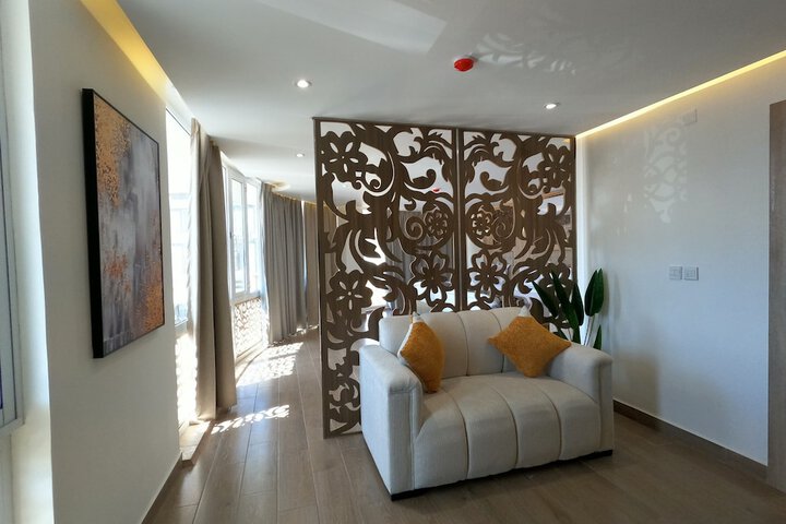 Room 28 of 30