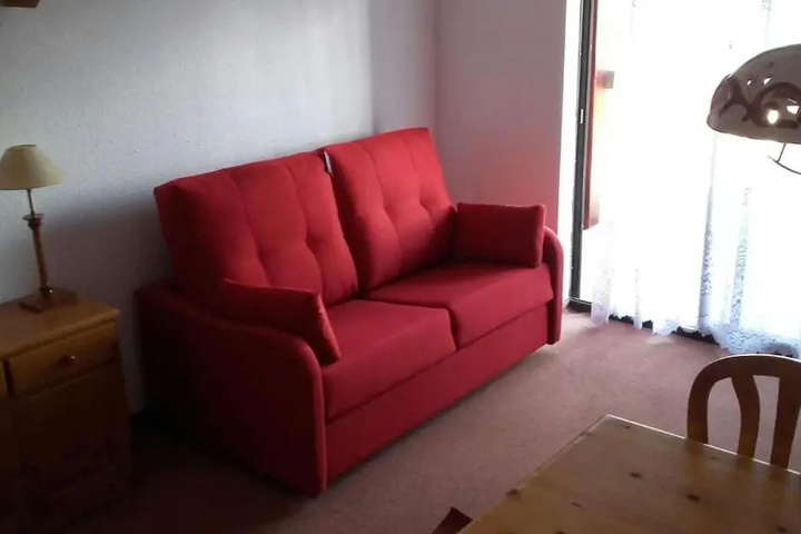 Room 3 of 12