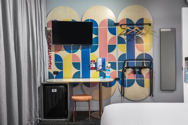 Room 25 of 48