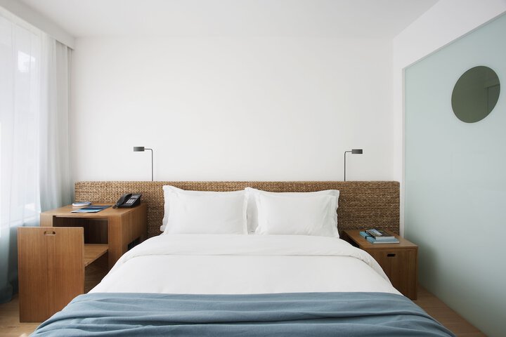 Room 11 of 70