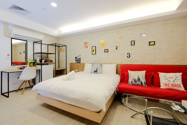 Room 30 of 60