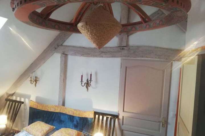 Room 4 of 76