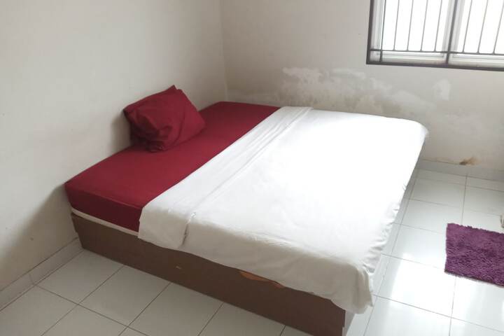 Room 8 of 19