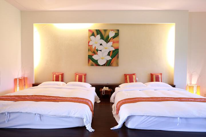 Room 12 of 47