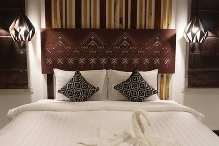 Room 26 of 77