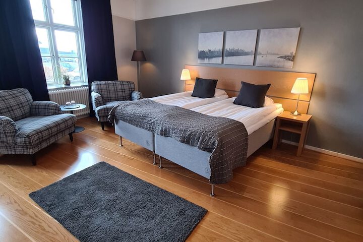 Room 7 of 44