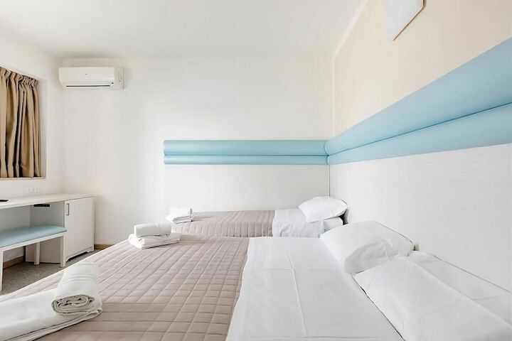 Room 17 of 29