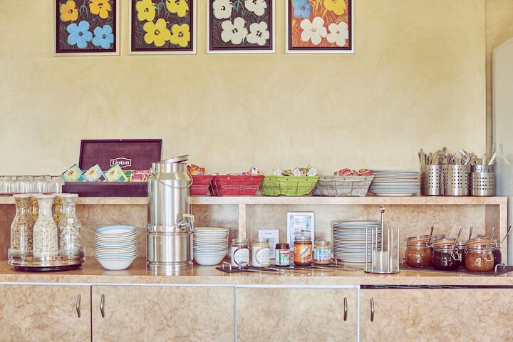 Breakfast area