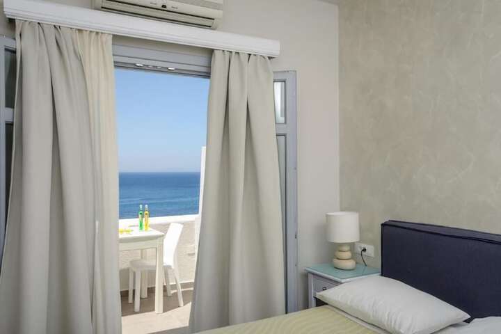 Room 2 of 44