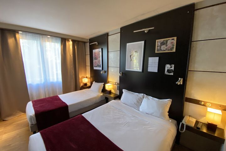 Room 9 of 34