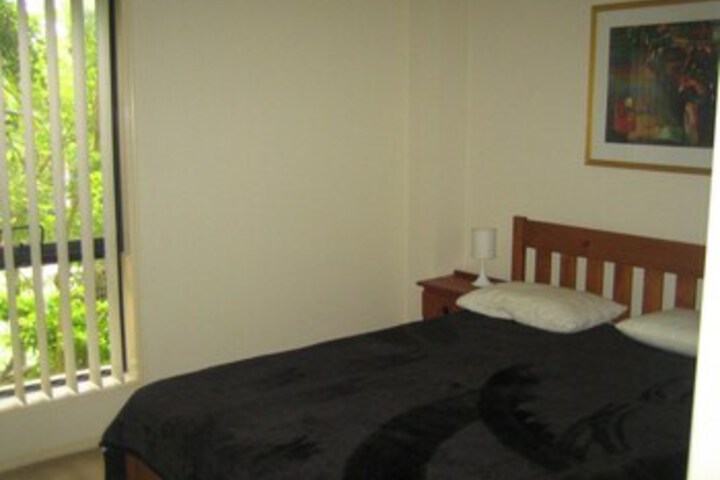 Room 6 of 9