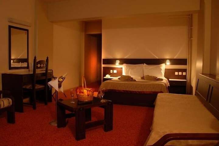 Room 7 of 24