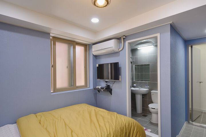 Room 6 of 48